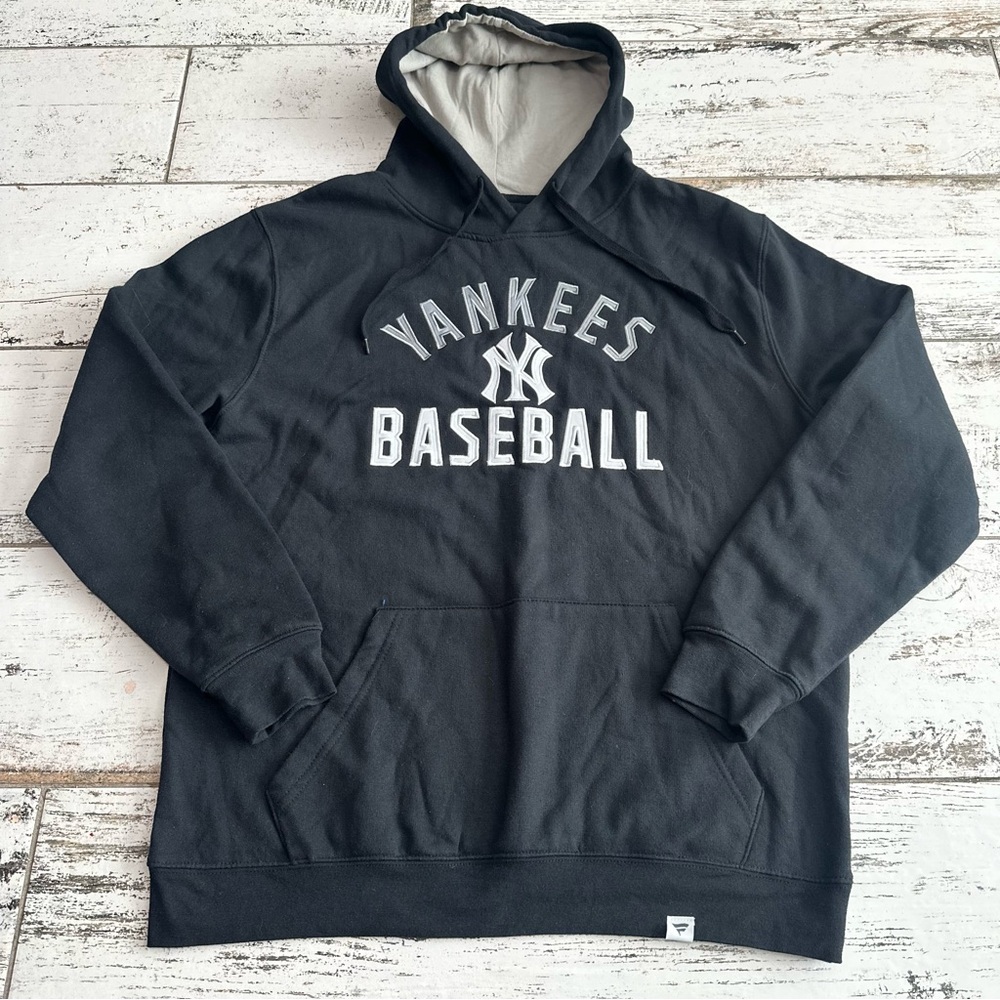 New York Yankees Embroidered Hoodie Sweatshirt men’s Large Fanatics Black
